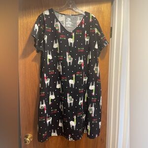Womens Black Llama Print nightgown